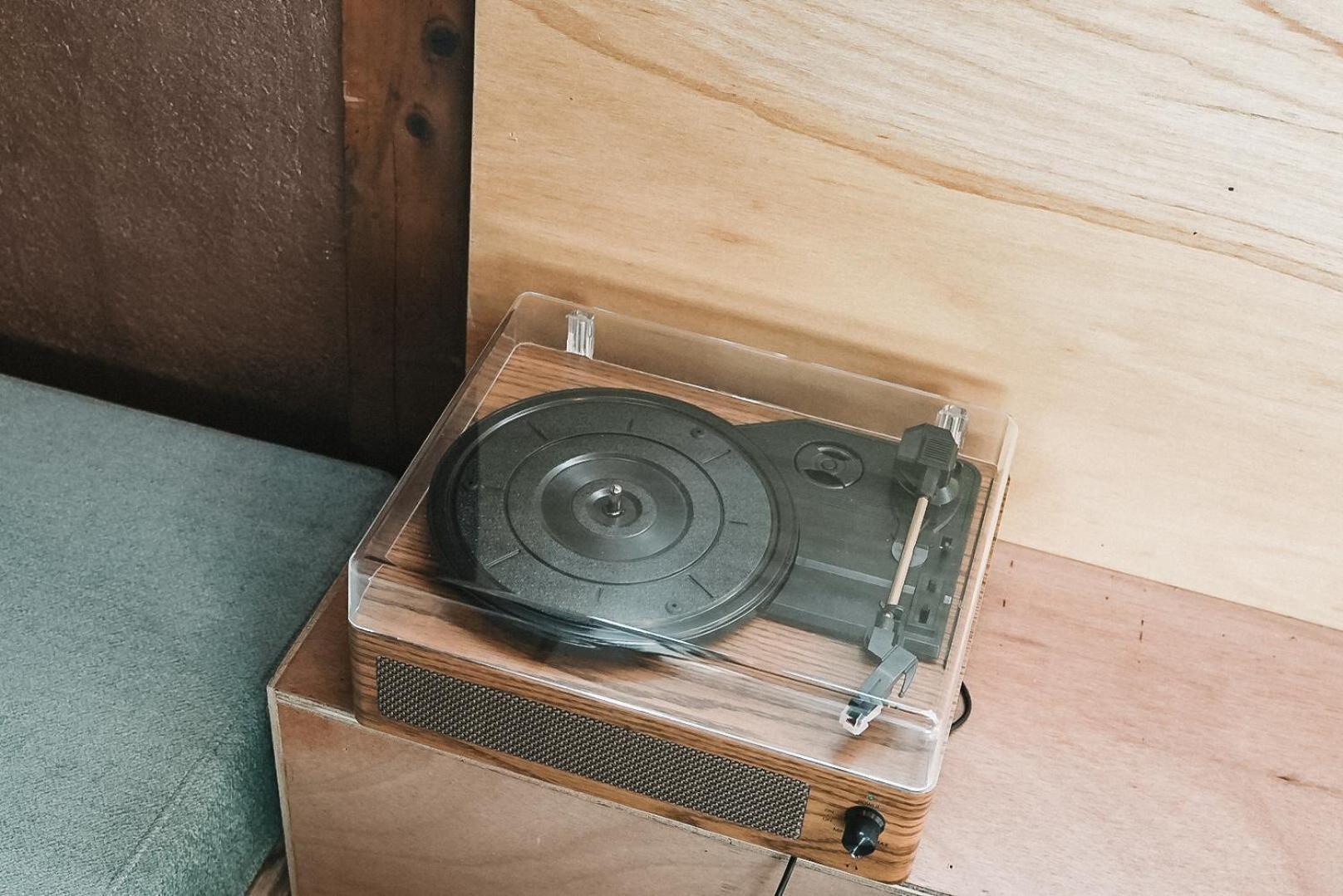 Tipy Records Inn Photon Odavari Kültér fotó